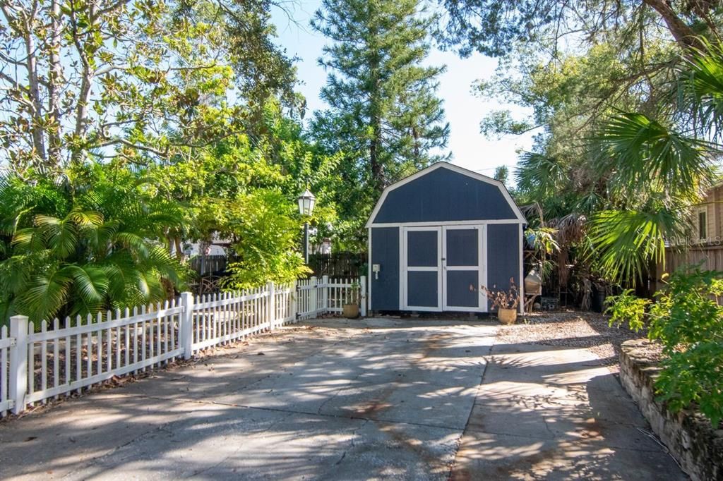 Activo con contrato: $314,900 (2 camas, 1 baños, 914 Pies cuadrados)