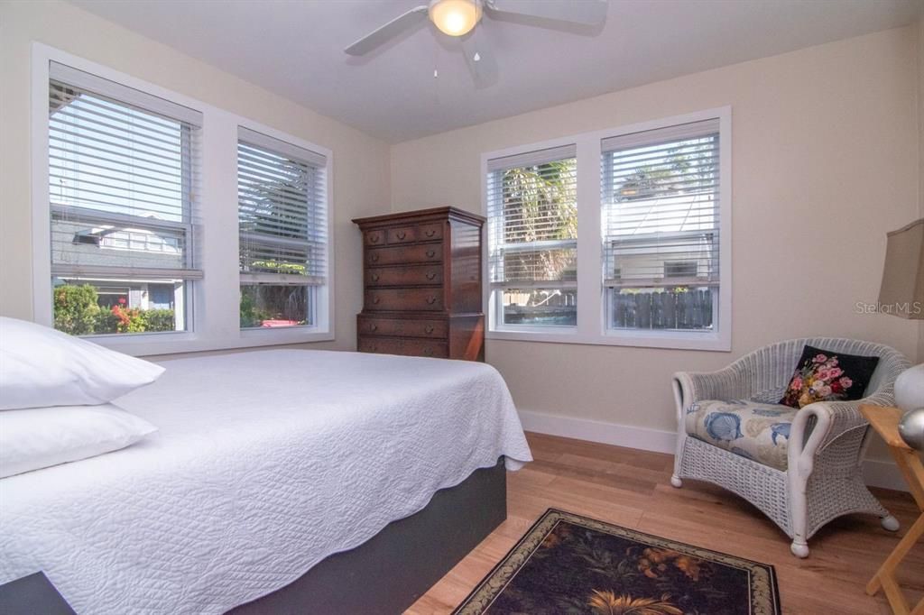 Activo con contrato: $314,900 (2 camas, 1 baños, 914 Pies cuadrados)