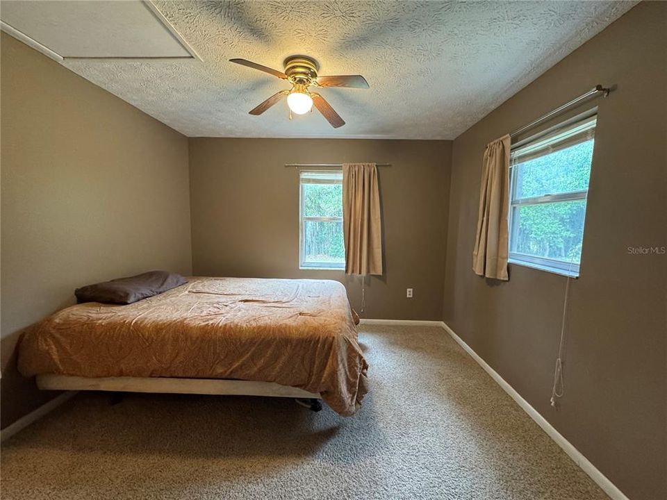 На продажу: $198,000 (2 спален, 1 ванн, 998 Квадратных фут)