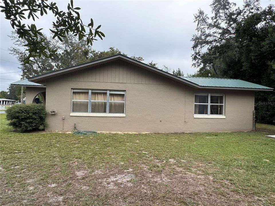 На продажу: $198,000 (2 спален, 1 ванн, 998 Квадратных фут)