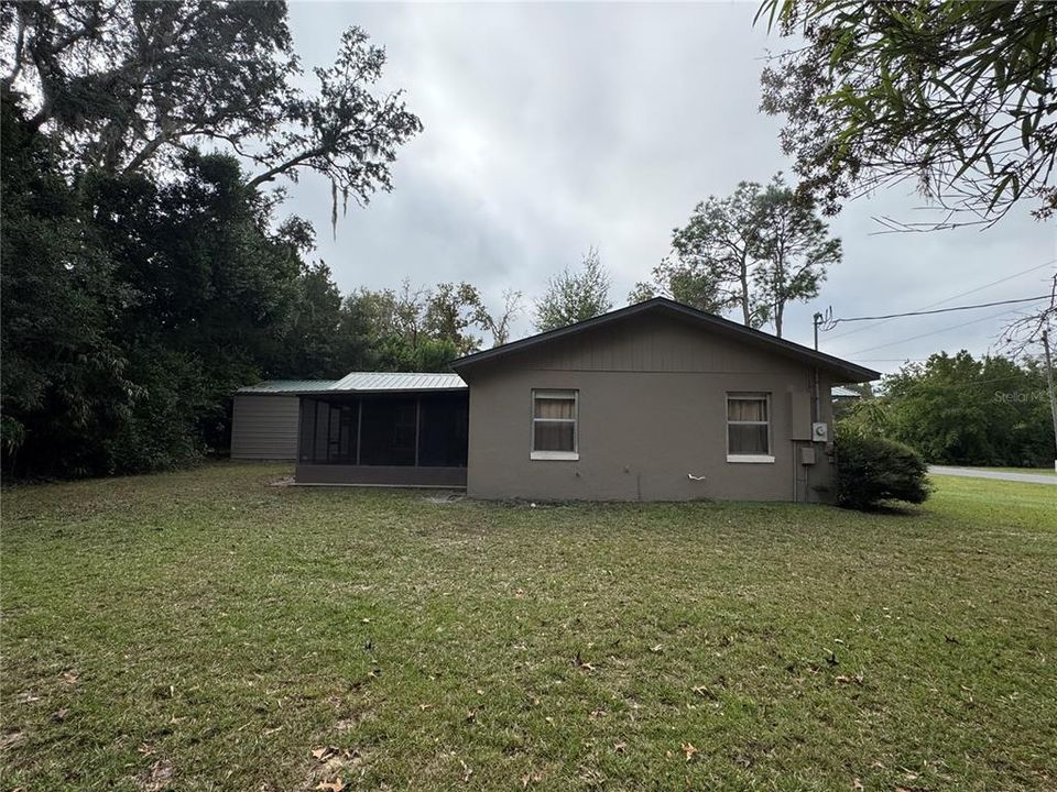 На продажу: $198,000 (2 спален, 1 ванн, 998 Квадратных фут)