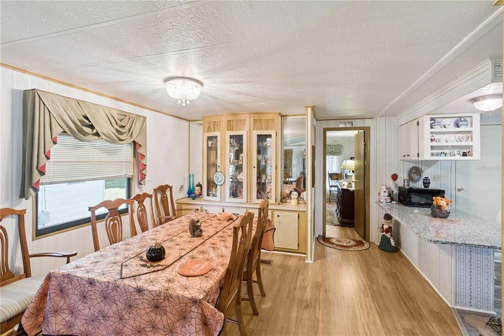 En Venta: $205,000 (2 camas, 2 baños, 1638 Pies cuadrados)