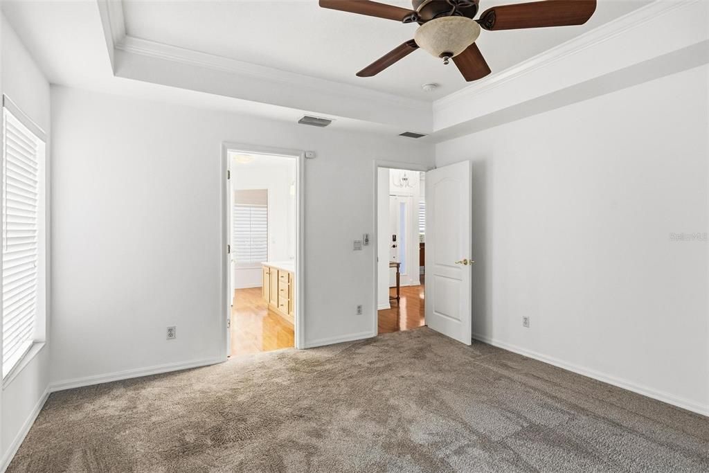 Active With Contract: $434,900 (3 beds, 2 baths, 1644 Square Feet)