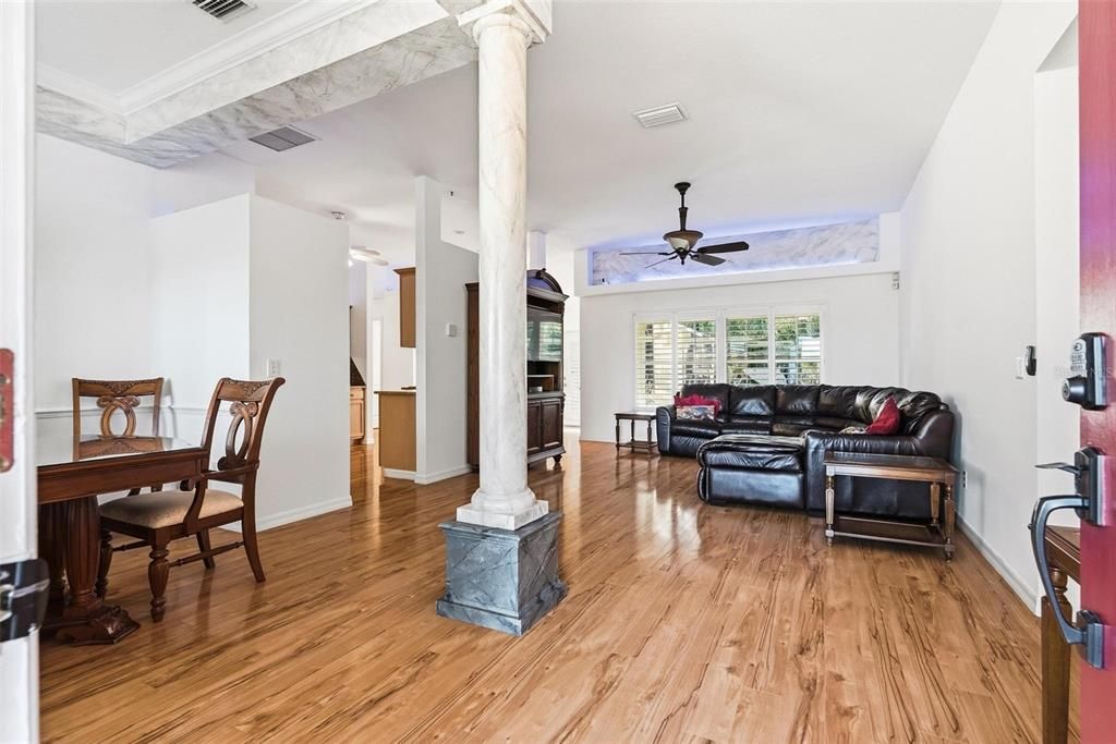 Active With Contract: $434,900 (3 beds, 2 baths, 1644 Square Feet)