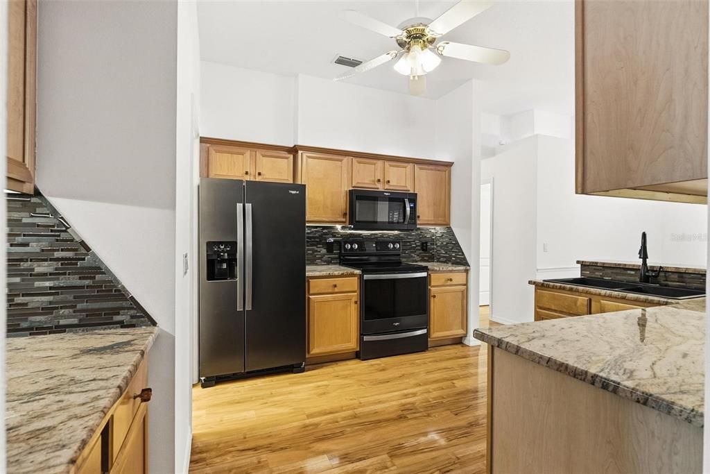 Active With Contract: $434,900 (3 beds, 2 baths, 1644 Square Feet)