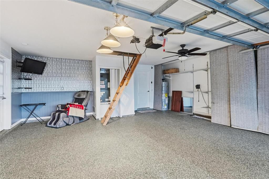 Active With Contract: $434,900 (3 beds, 2 baths, 1644 Square Feet)