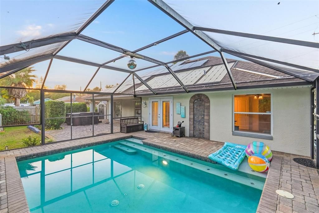 Active With Contract: $434,900 (3 beds, 2 baths, 1644 Square Feet)