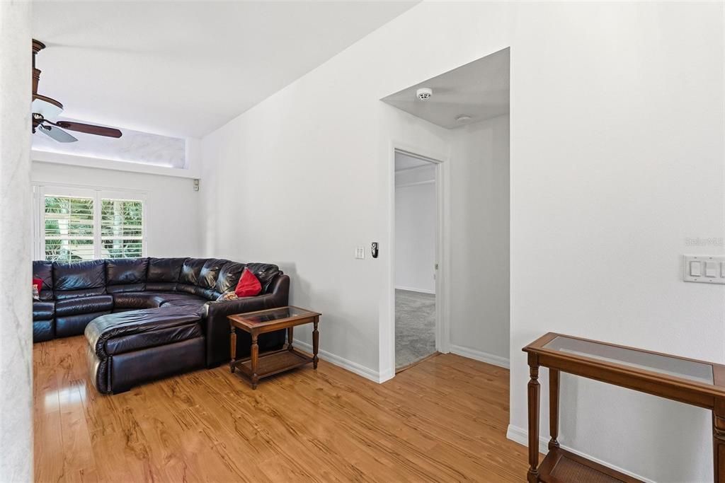 Active With Contract: $434,900 (3 beds, 2 baths, 1644 Square Feet)