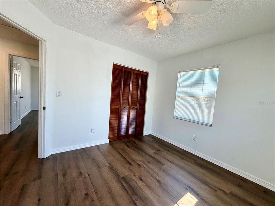 出租: $1,670 (2 贝兹, 1 浴室, 864 平方英尺)