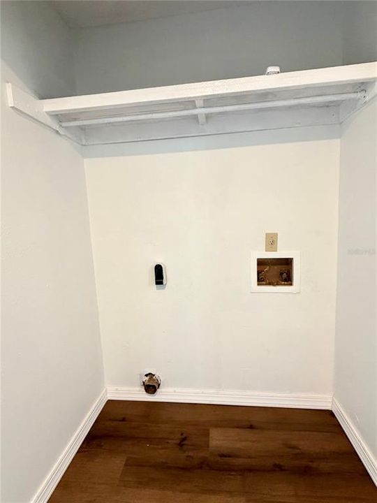 出租: $1,670 (2 贝兹, 1 浴室, 864 平方英尺)