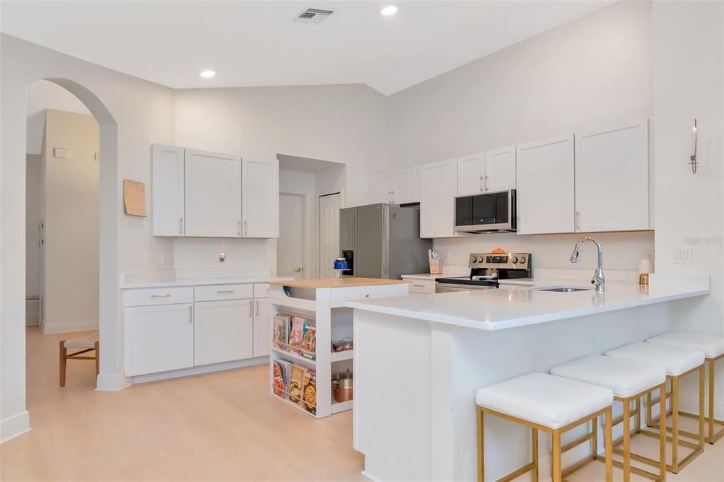 Active With Contract: $599,900 (4 beds, 2 baths, 1890 Square Feet)