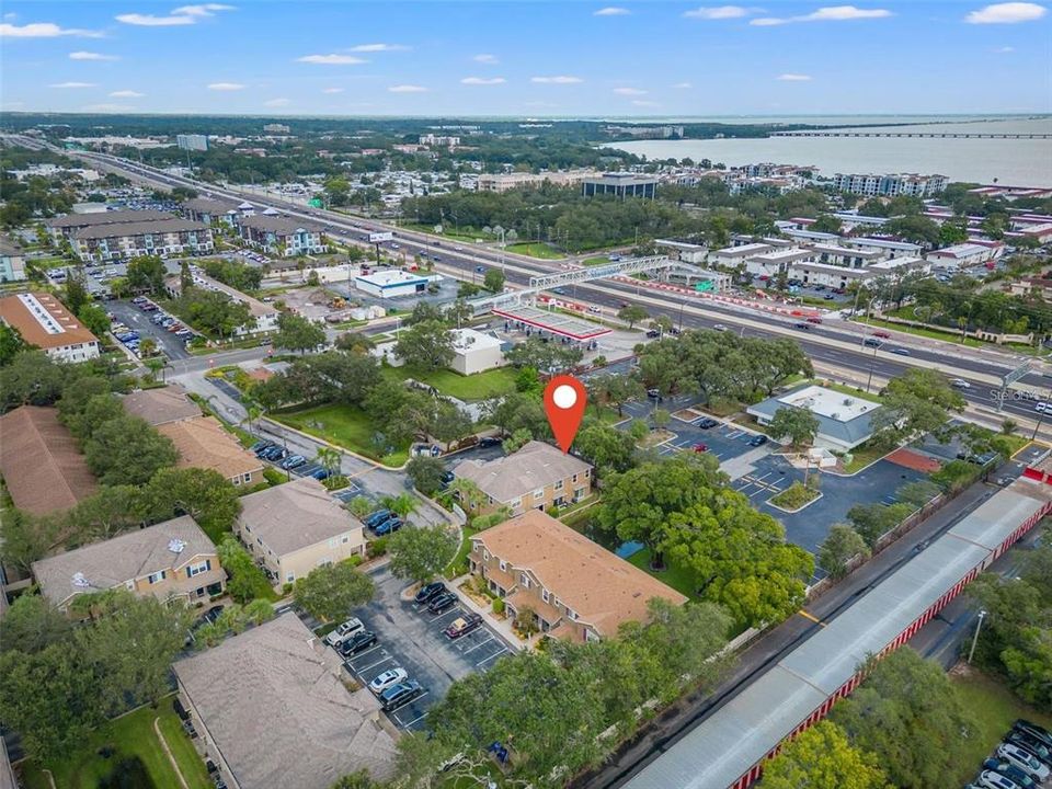 Под контрактом: $2,400 (3 спален, 2 ванн, 1429 Квадратных фут)