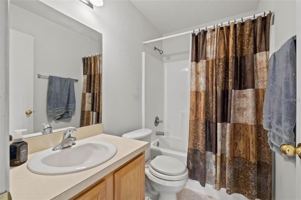 Под контрактом: $2,400 (3 спален, 2 ванн, 1429 Квадратных фут)