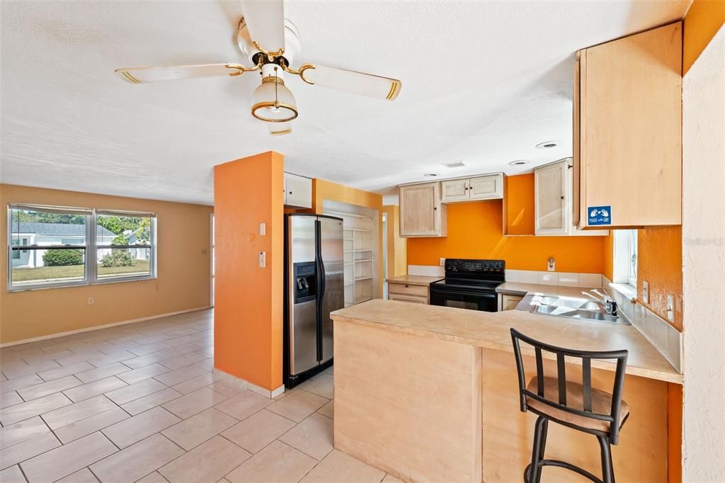 Active With Contract: $189,000 (2 beds, 1 baths, 840 Square Feet)