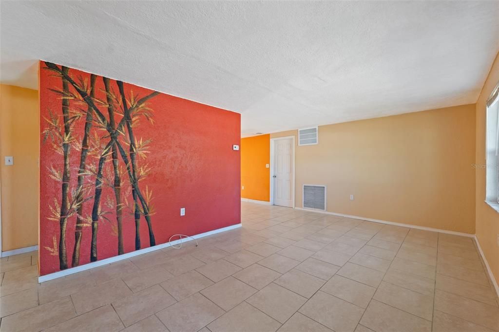Active With Contract: $189,000 (2 beds, 1 baths, 840 Square Feet)