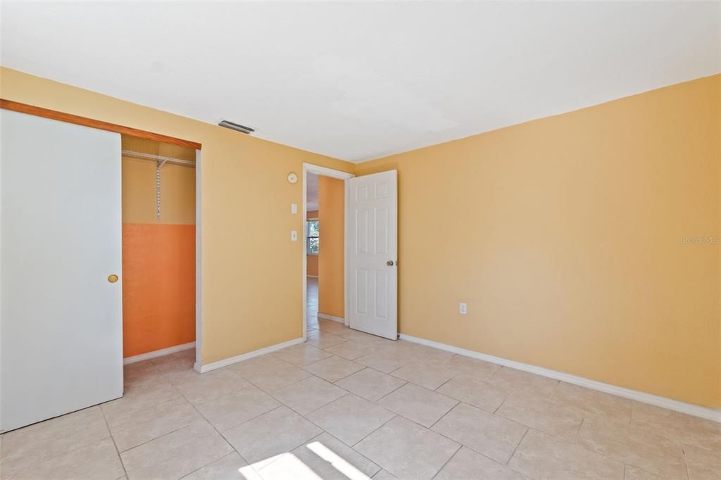 Active With Contract: $189,000 (2 beds, 1 baths, 840 Square Feet)