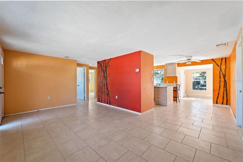 Active With Contract: $189,000 (2 beds, 1 baths, 840 Square Feet)