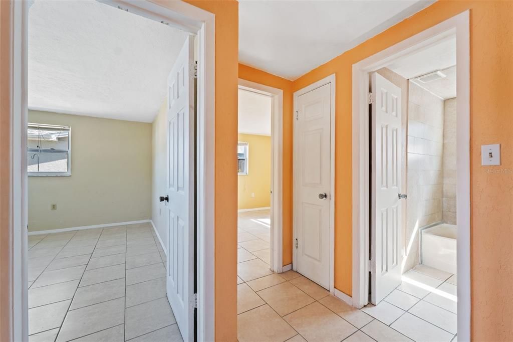 Active With Contract: $189,000 (2 beds, 1 baths, 840 Square Feet)