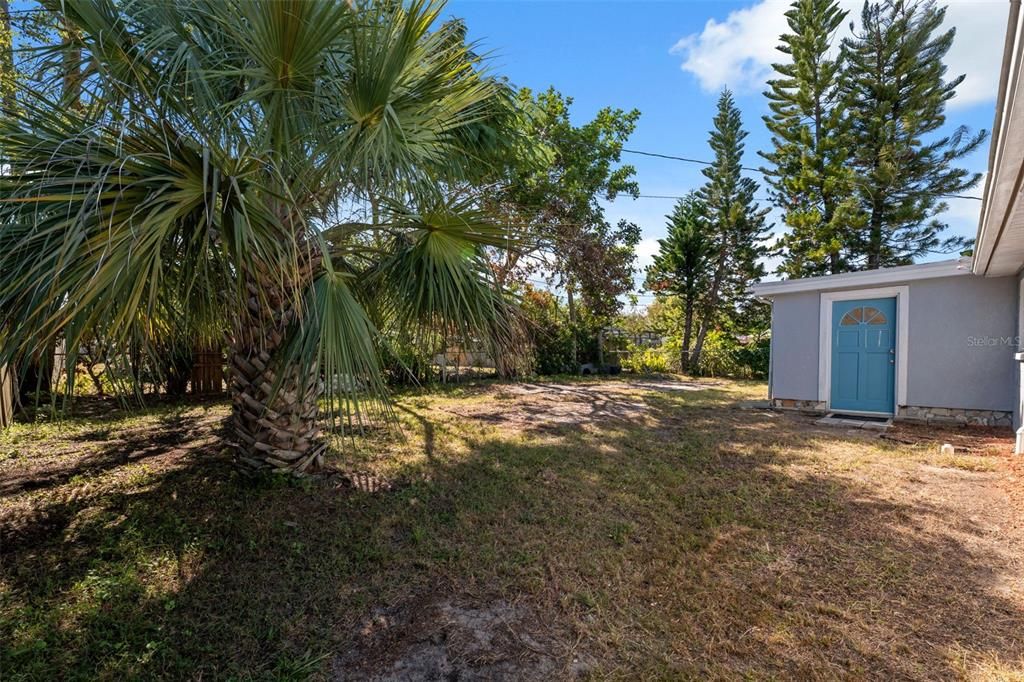 Active With Contract: $189,000 (2 beds, 1 baths, 840 Square Feet)