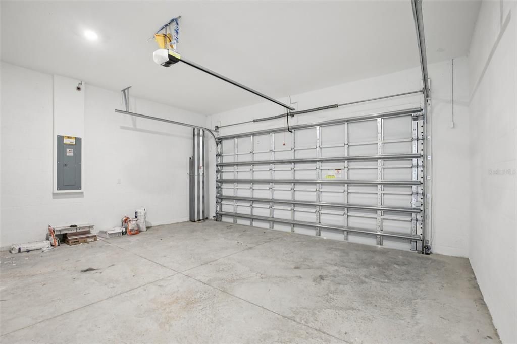 For Sale: $759,990 (6 beds, 4 baths, 3726 Square Feet)