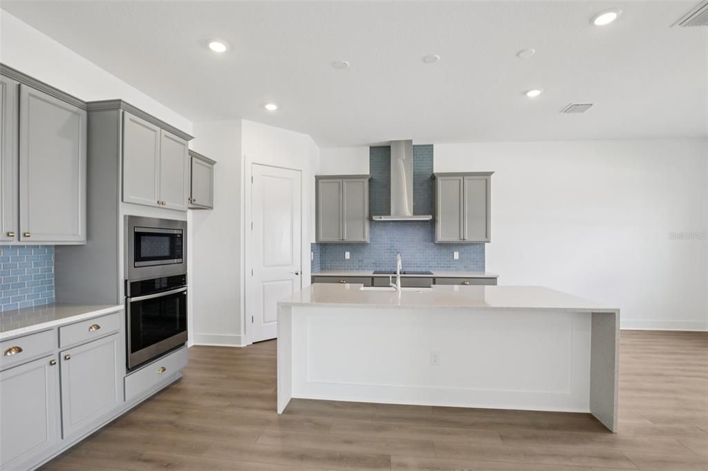 For Sale: $759,990 (6 beds, 4 baths, 3726 Square Feet)