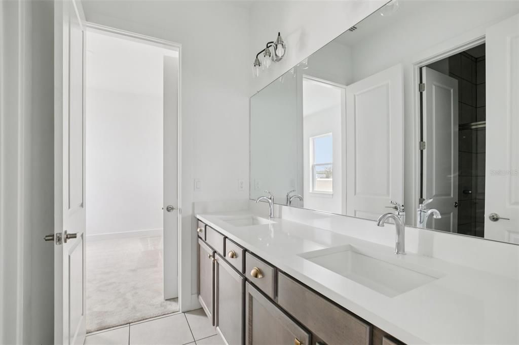 For Sale: $759,990 (6 beds, 4 baths, 3726 Square Feet)