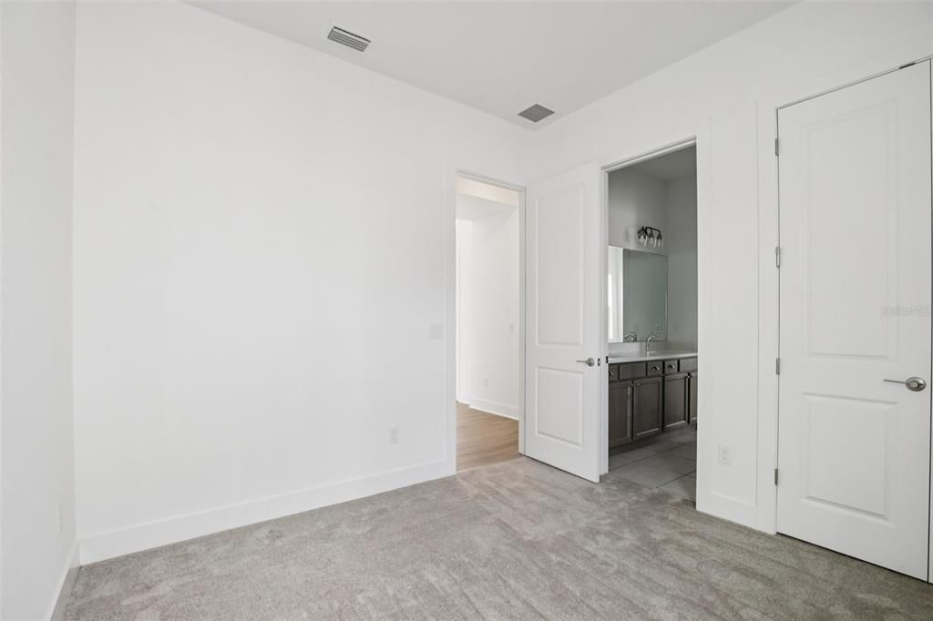 For Sale: $759,990 (6 beds, 4 baths, 3726 Square Feet)