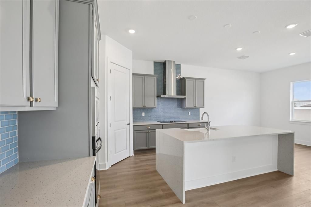 For Sale: $759,990 (6 beds, 4 baths, 3726 Square Feet)