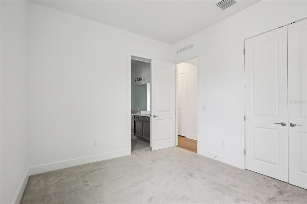 For Sale: $759,990 (6 beds, 4 baths, 3726 Square Feet)