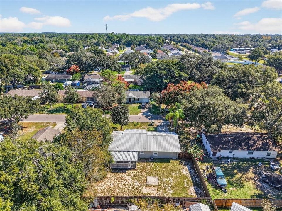 合同活跃: $250,000 (2 贝兹, 2 浴室, 1106 平方英尺)