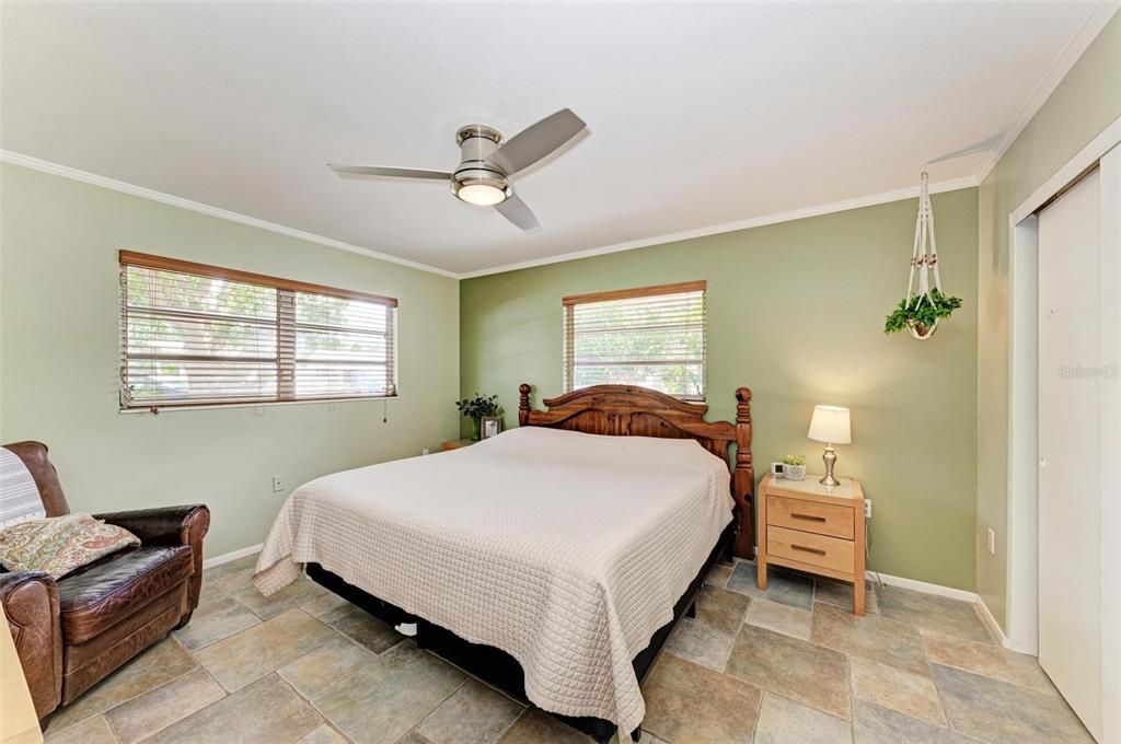 合同活跃: $559,000 (3 贝兹, 2 浴室, 1397 平方英尺)