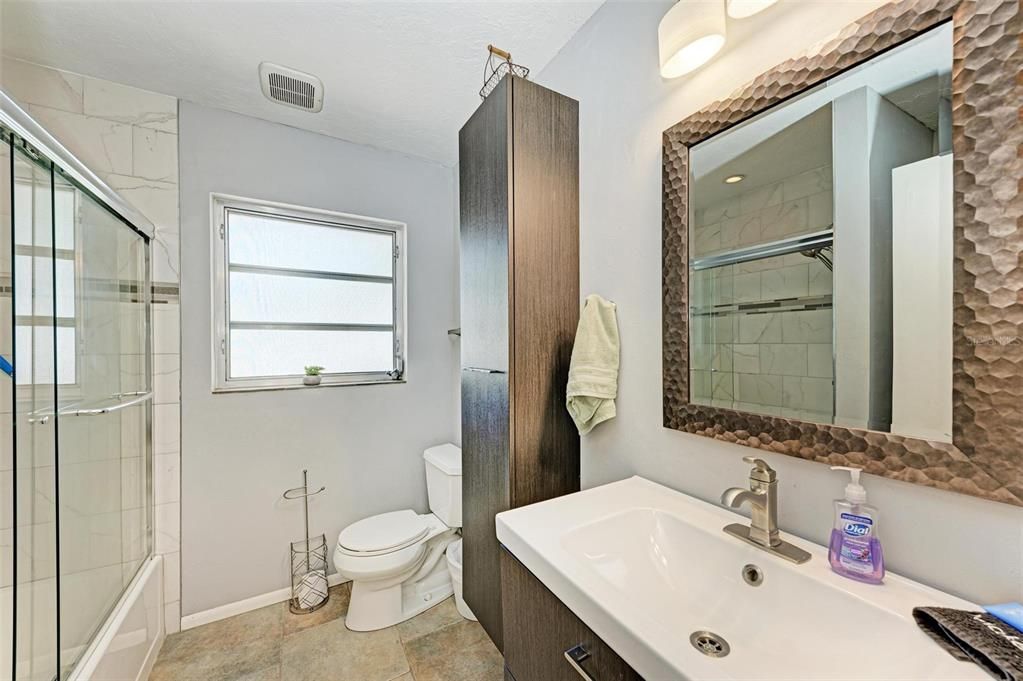 合同活跃: $559,000 (3 贝兹, 2 浴室, 1397 平方英尺)