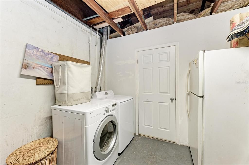 合同活跃: $559,000 (3 贝兹, 2 浴室, 1397 平方英尺)