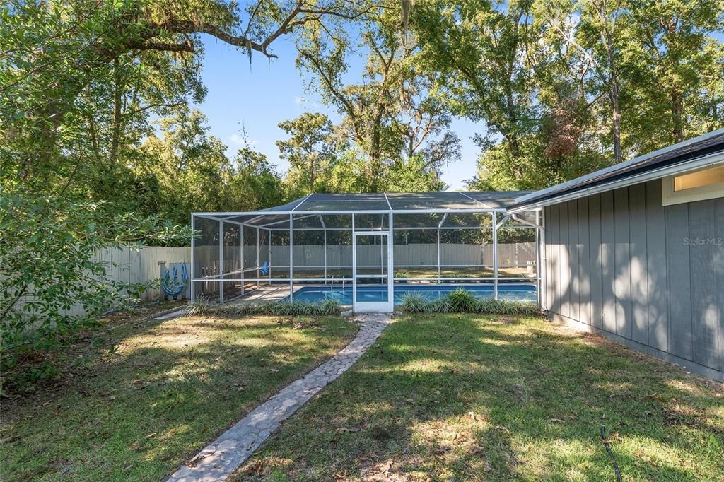 Active With Contract: $424,900 (3 beds, 2 baths, 2036 Square Feet)