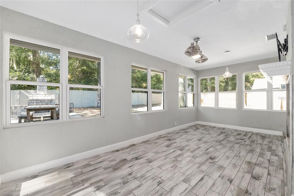 Active With Contract: $424,900 (3 beds, 2 baths, 2036 Square Feet)