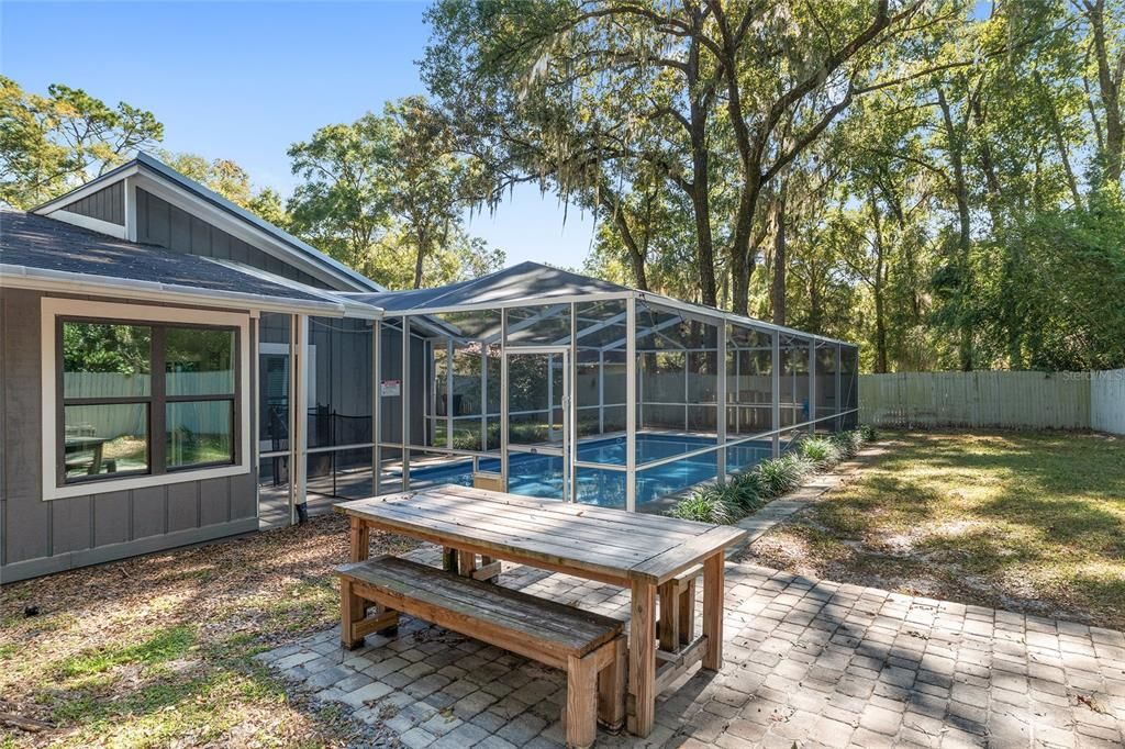 Active With Contract: $424,900 (3 beds, 2 baths, 2036 Square Feet)