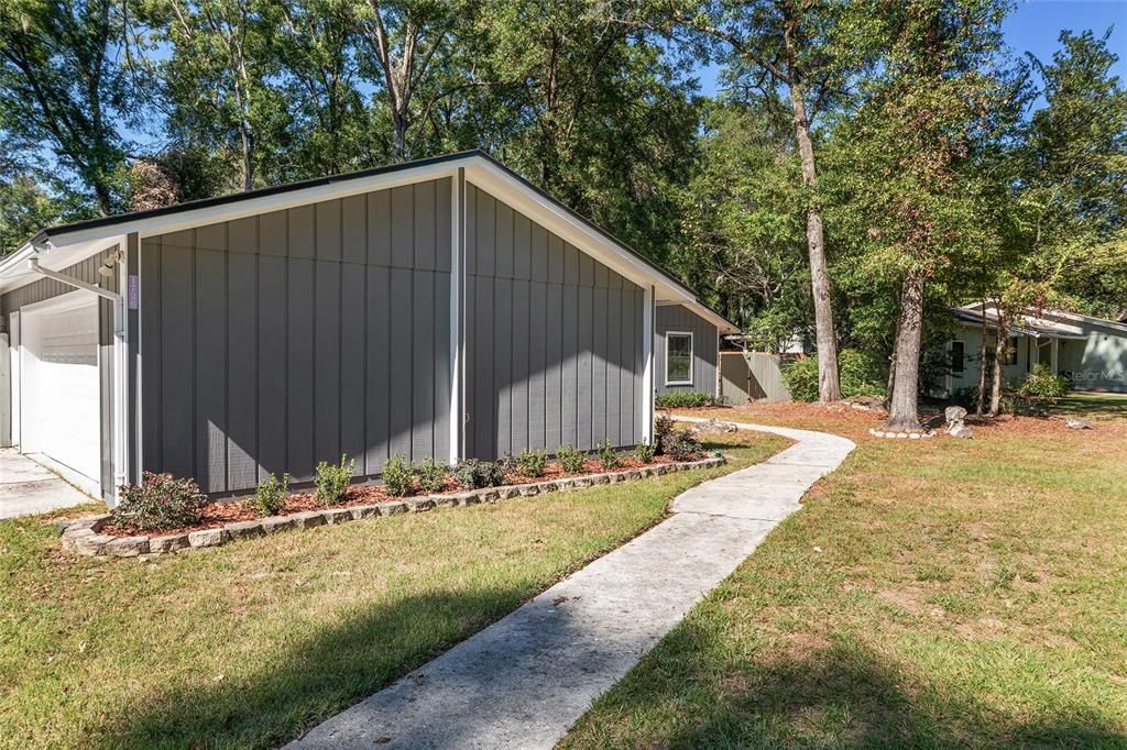 Active With Contract: $424,900 (3 beds, 2 baths, 2036 Square Feet)