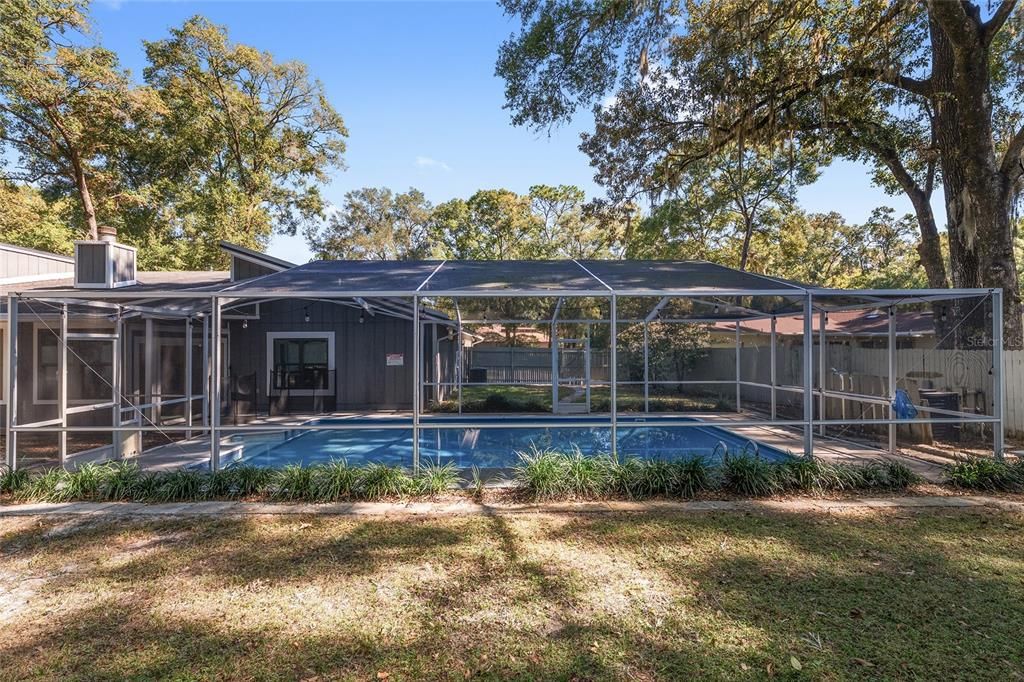 Active With Contract: $424,900 (3 beds, 2 baths, 2036 Square Feet)