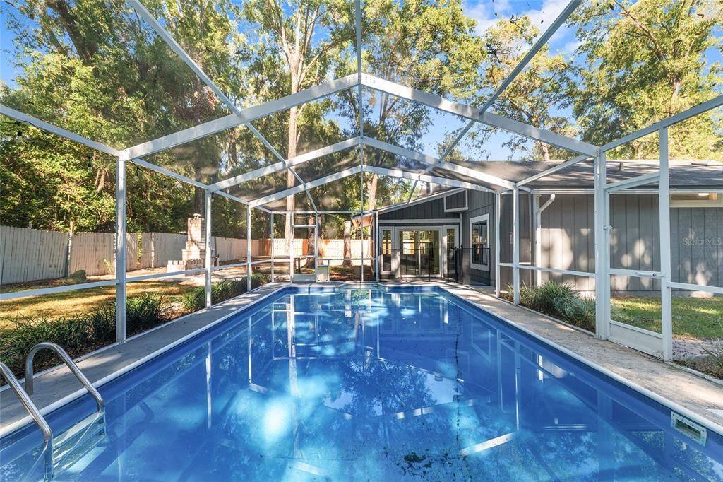 Active With Contract: $424,900 (3 beds, 2 baths, 2036 Square Feet)