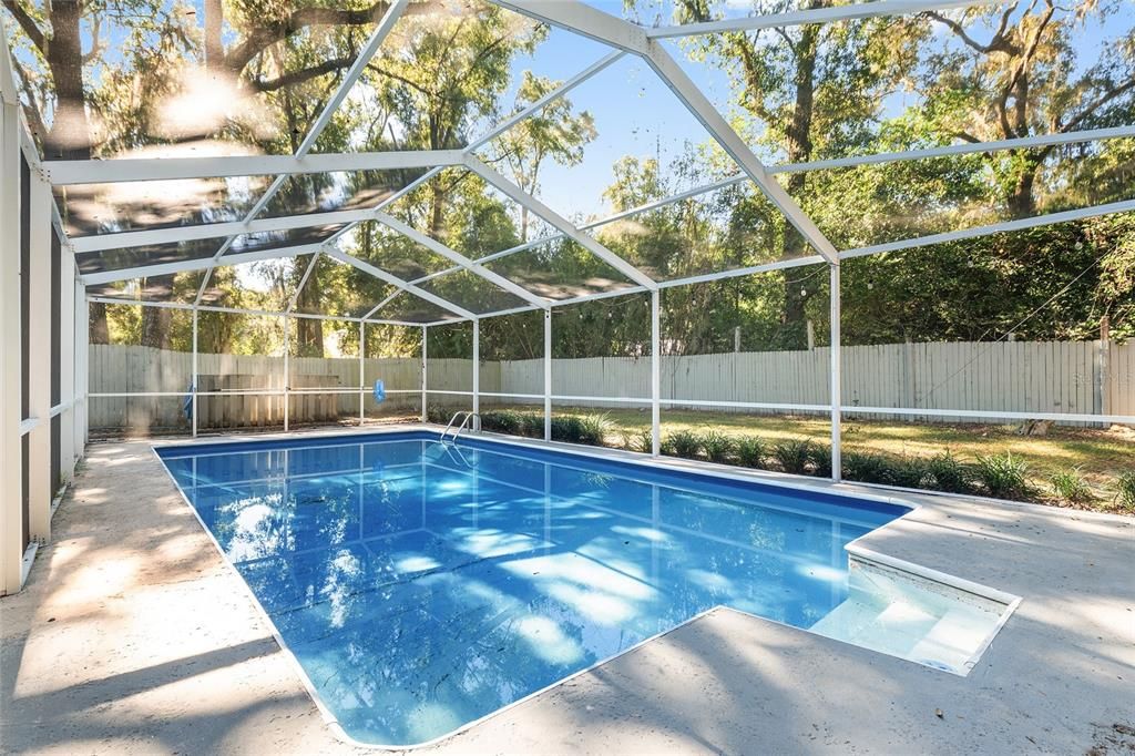 Active With Contract: $424,900 (3 beds, 2 baths, 2036 Square Feet)