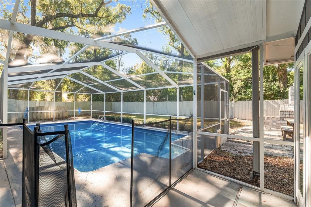 Active With Contract: $424,900 (3 beds, 2 baths, 2036 Square Feet)