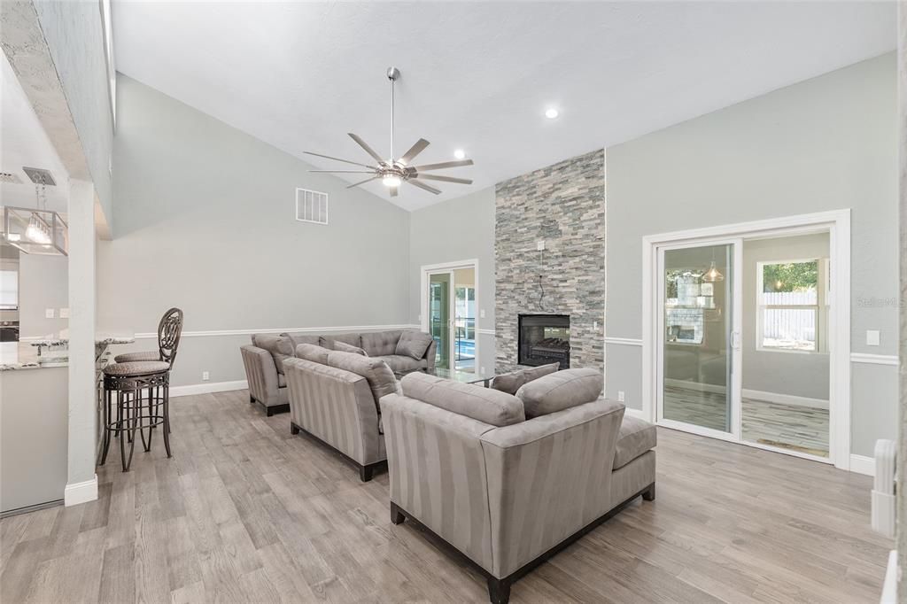 Active With Contract: $424,900 (3 beds, 2 baths, 2036 Square Feet)