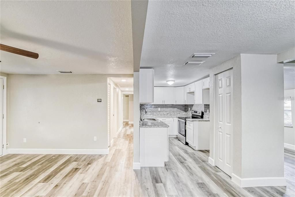 En Venta: $324,900 (4 camas, 1 baños, 982 Pies cuadrados)