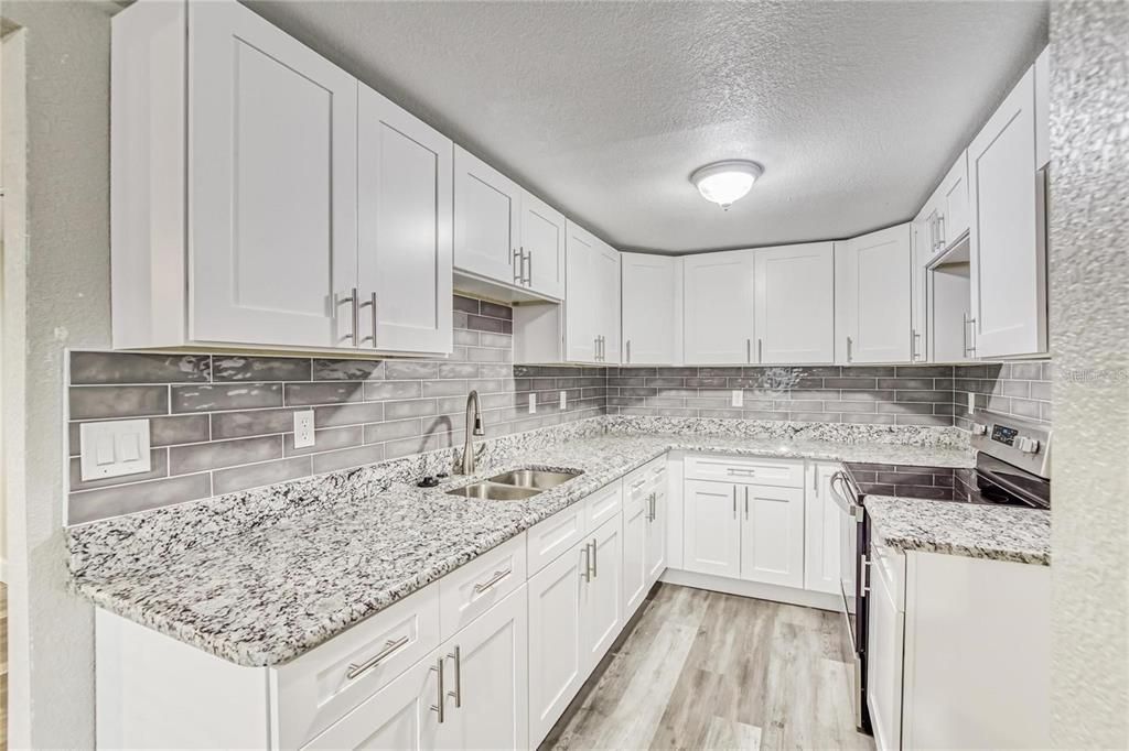 En Venta: $324,900 (4 camas, 1 baños, 982 Pies cuadrados)