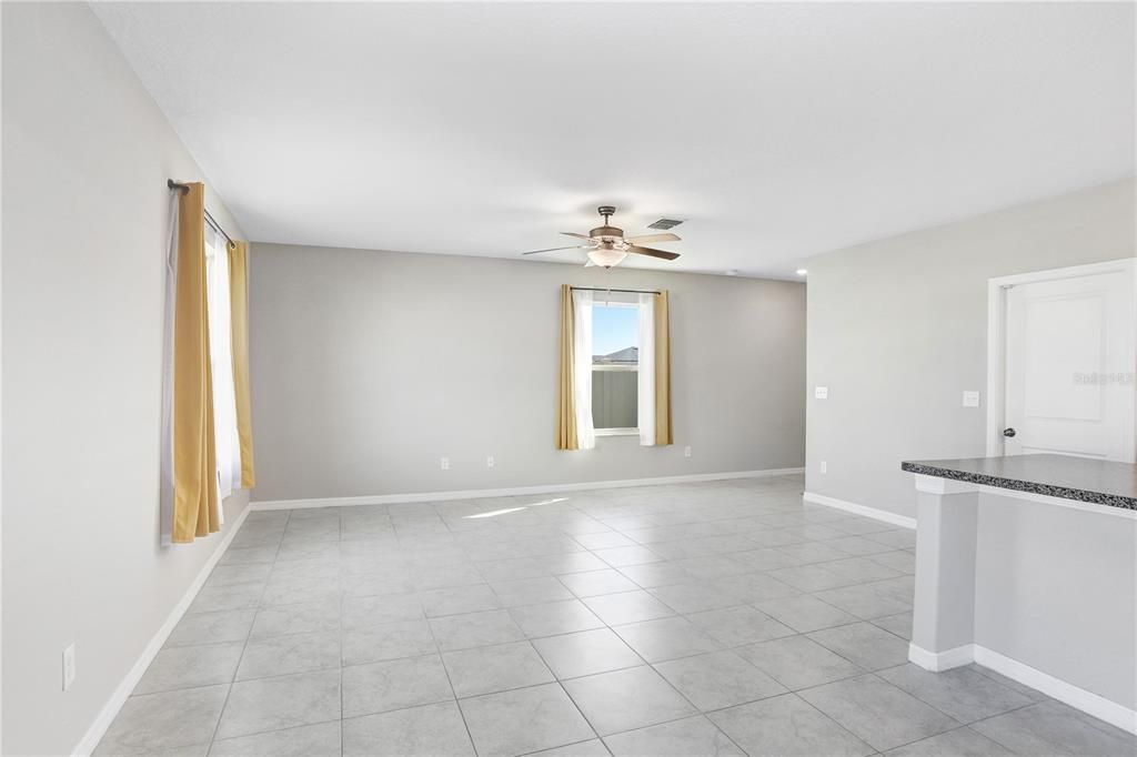 Active With Contract: $375,000 (4 beds, 2 baths, 1870 Square Feet)