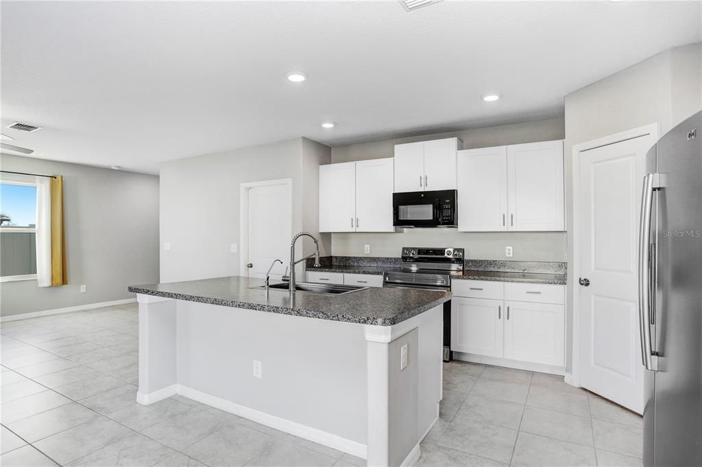Active With Contract: $375,000 (4 beds, 2 baths, 1870 Square Feet)