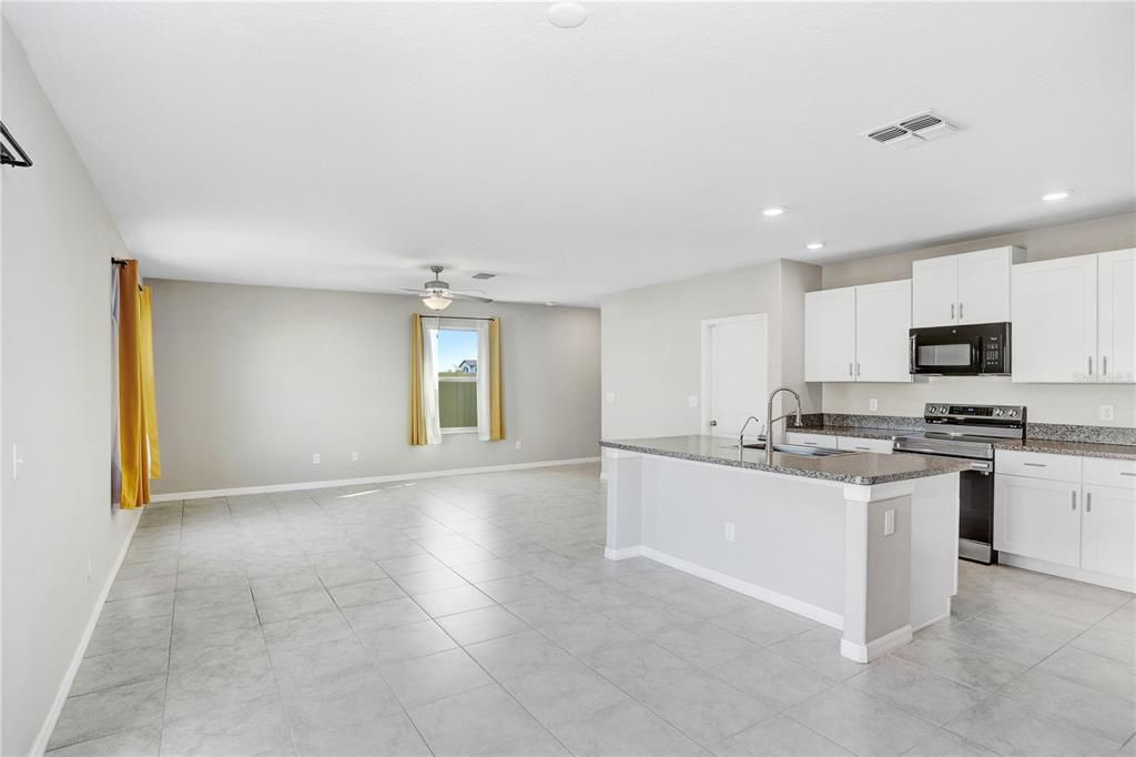 Active With Contract: $375,000 (4 beds, 2 baths, 1870 Square Feet)