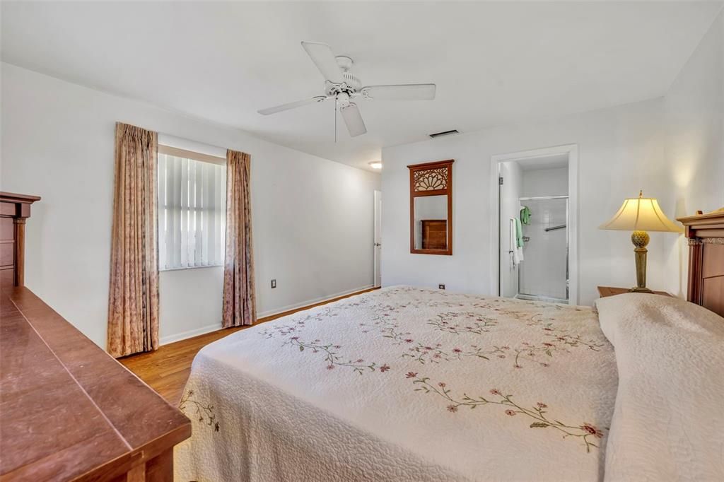 待售: $250,000 (3 贝兹, 2 浴室, 1600 平方英尺)