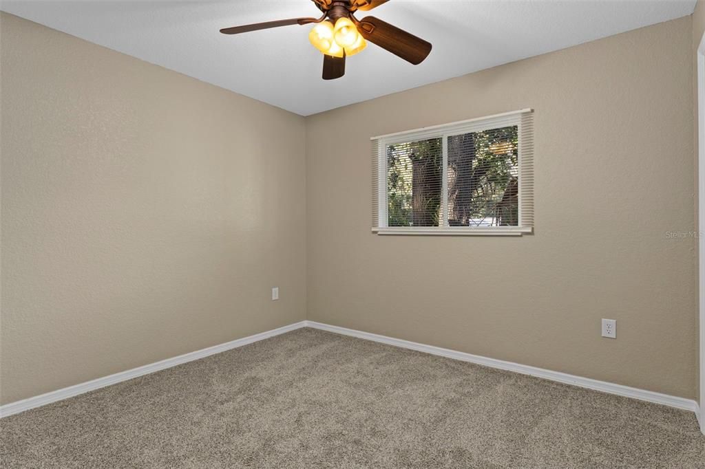 待售: $208,000 (3 贝兹, 2 浴室, 1147 平方英尺)