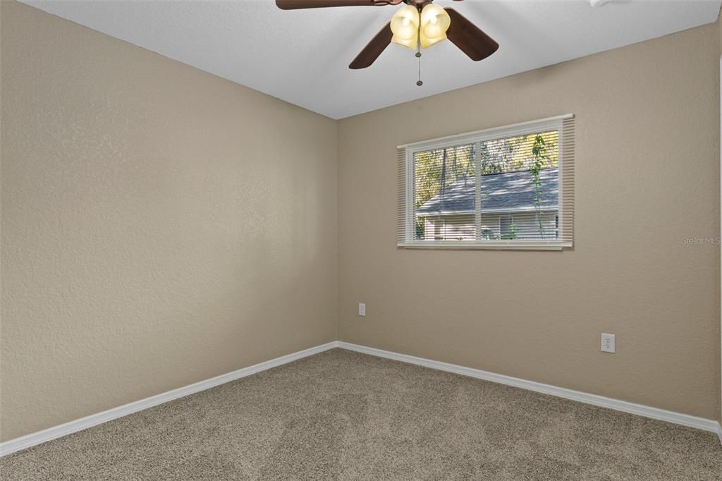 待售: $208,000 (3 贝兹, 2 浴室, 1147 平方英尺)